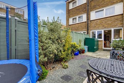 4 Laundry Road, London, W6 8PZ