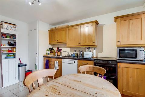 4 Laundry Road, London, W6 8PZ