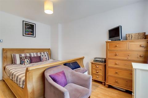 4 Laundry Road, London, W6 8PZ