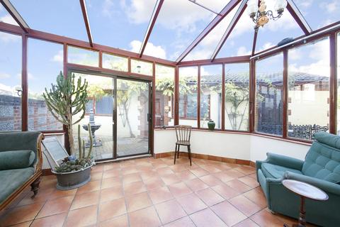 51 Mccall Crescent, London, SE7 8HS