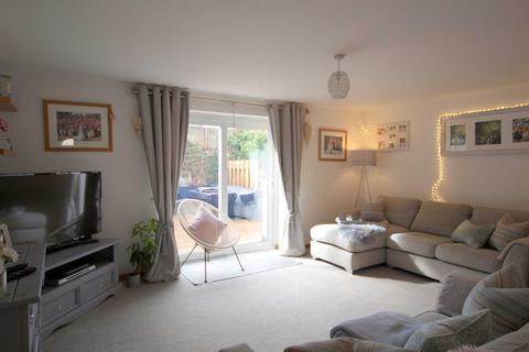 1, Florence Court Florence Hill, Callington, PL17 8DZ