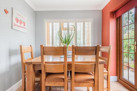 7 Walden Avenue, Chislehurst, BR7 6EJ