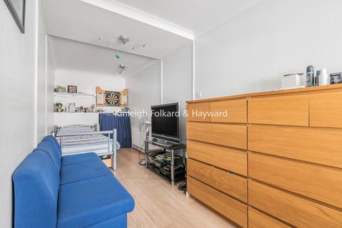 7 Walden Avenue, Chislehurst, BR7 6EJ