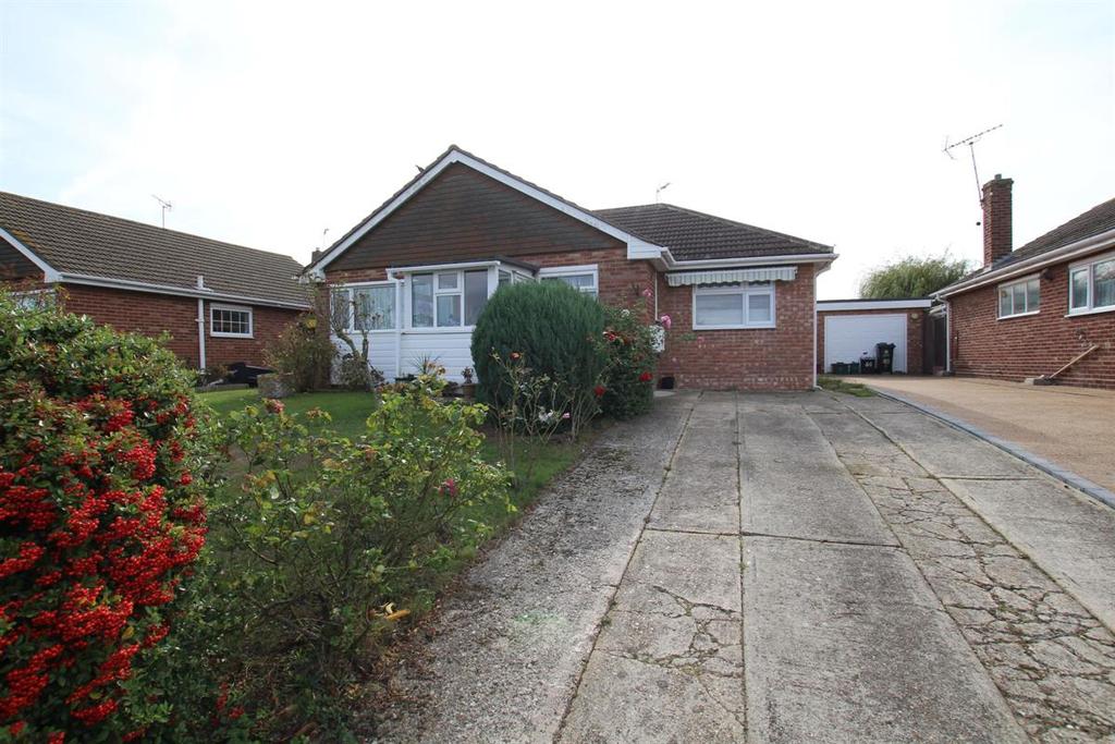 Fleetwood Avenue, HollandonSea... 3 bed bungalow £340,000
