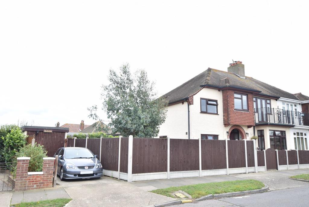 Queensway, HollandonSea 4 bed semidetached house £335,000