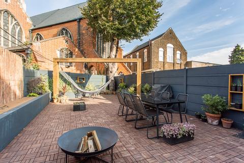 156 Byron Avenue, Manor Park, London, E12 6NH