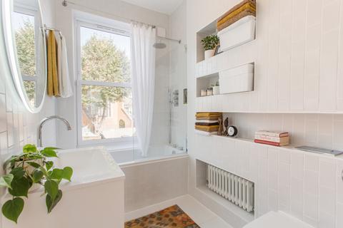 156 Byron Avenue, Manor Park, London, E12 6NH