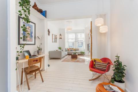 156 Byron Avenue, Manor Park, London, E12 6NH