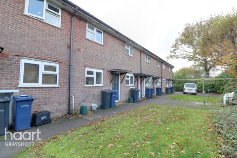 18, Glen Court Glen Close, Hindhead, GU26 6QT