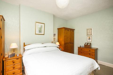 3 Abercorn Grove, Edinburgh, EH8 7HS