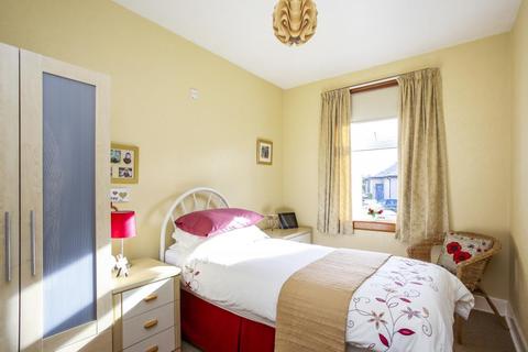 3 Abercorn Grove, Edinburgh, EH8 7HS