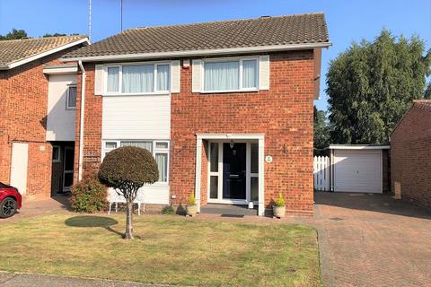 58 Foxleys, Carpenders Park, Watford, WD19 5DE