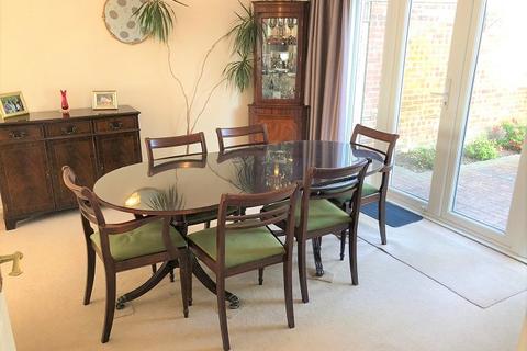 58 Foxleys, Carpenders Park, Watford, WD19 5DE