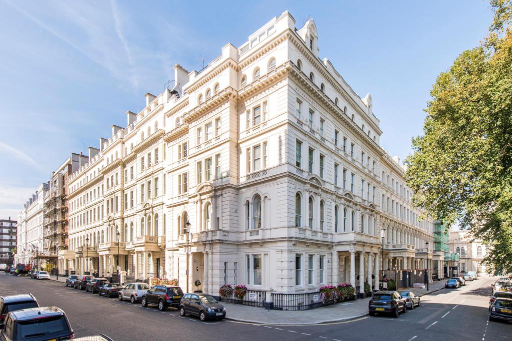 55 Lancaster Gate, London, W2 2 bed flat - £925,000