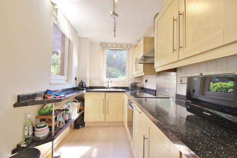 2 bedroom maisonette to rent, Lily Close, St Paul's Court, Hammersmith, W14