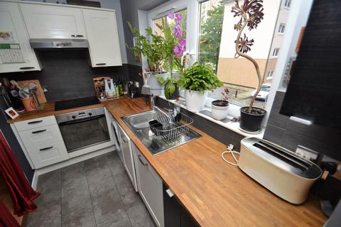 Flat 1/2, 22 Kennedy Path, Glasgow, G4 0PP