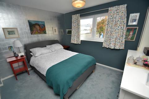 Flat 1/2, 22 Kennedy Path, Glasgow, G4 0PP