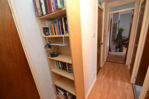 Flat 1/2, 22 Kennedy Path, Glasgow, G4 0PP
