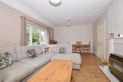 39 Fryston Avenue, Coulsdon, CR5 2PT