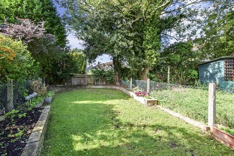39 Fryston Avenue, Coulsdon, CR5 2PT