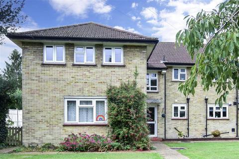 39 Fryston Avenue, Coulsdon, CR5 2PT