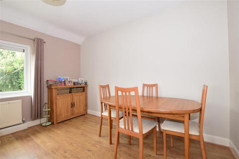 39 Fryston Avenue, Coulsdon, CR5 2PT