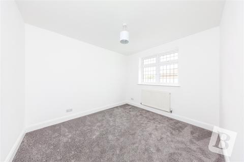 10 Royston Road, Romford, RM3 0SR