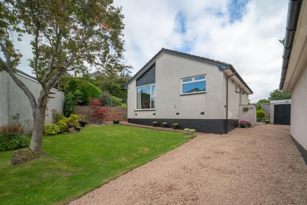 Maple Road, Perth, Perthshire, PH1 1EX 3 bed detached bungalow £199,999