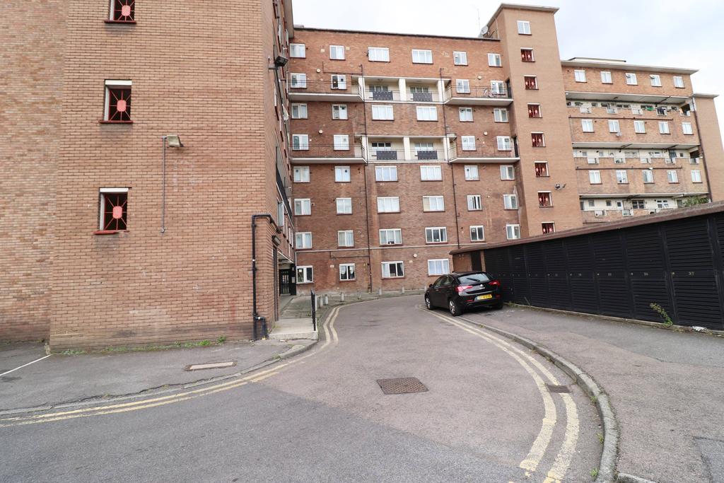 Harriott House, Jamaica Street, Stepney Green, London E1 1 bed flat