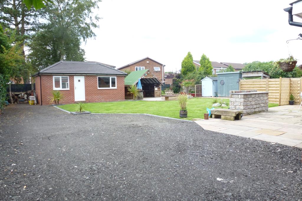 Parking &amp; Garden