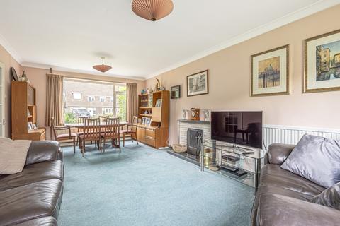 2 Chestnut Way, Godalming, GU7 1TN