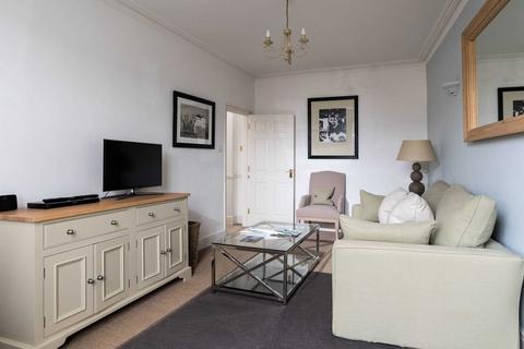 1 bedroom apartment to rent - Royal Crescent