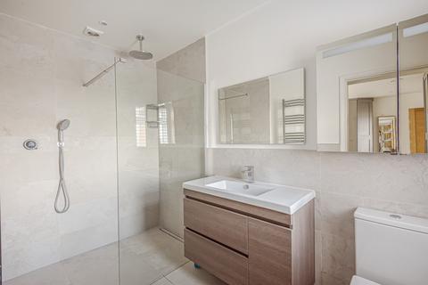23 Silverdale Avenue, Oxshott, Leatherhead, KT22 0JX