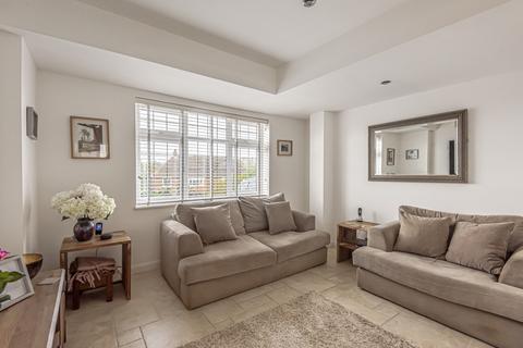 23 Silverdale Avenue, Oxshott, Leatherhead, KT22 0JX