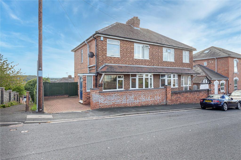 Tunnel Hill, Worcester, WR4 3 bed semidetached house £230,000