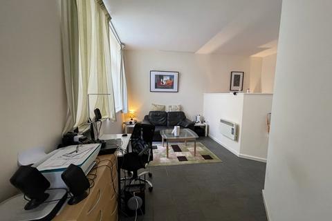 Studio to rent, CENTRALLY LOCATED FURNISHED STUDIO
