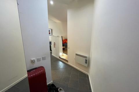 Studio to rent, CENTRALLY LOCATED FURNISHED STUDIO