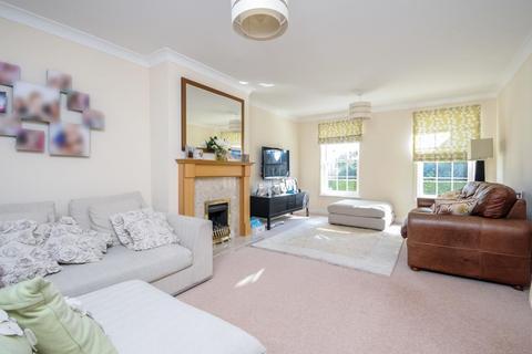 12 Cedar Road, Carterton, OX18 1FG