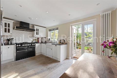 26 Finsbury Park Avenue, London, N4 1DQ