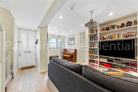 26 Finsbury Park Avenue, London, N4 1DQ