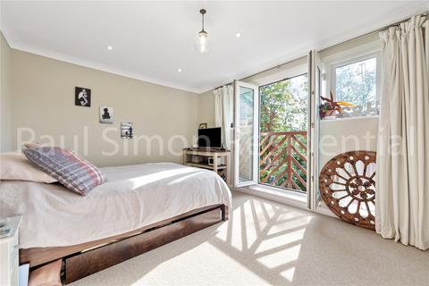26 Finsbury Park Avenue, London, N4 1DQ