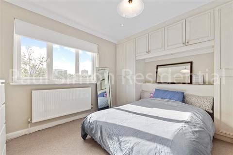 26 Finsbury Park Avenue, London, N4 1DQ