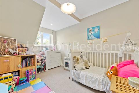 26 Finsbury Park Avenue, London, N4 1DQ
