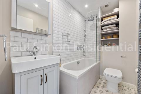 26 Finsbury Park Avenue, London, N4 1DQ