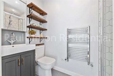 26 Finsbury Park Avenue, London, N4 1DQ