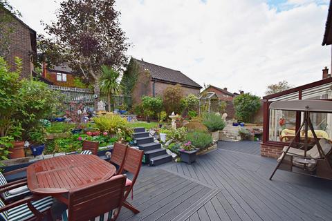 2 Ashbarn Crescent, Winchester, SO22 4LW