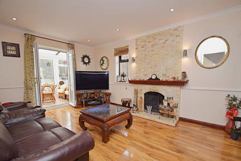 2 Ashbarn Crescent, Winchester, SO22 4LW