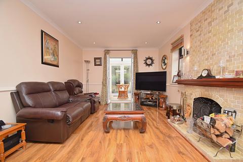 2 Ashbarn Crescent, Winchester, SO22 4LW