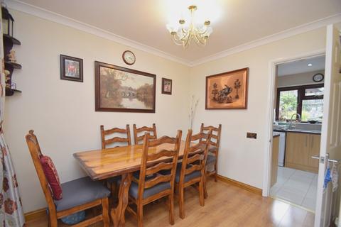 2 Ashbarn Crescent, Winchester, SO22 4LW
