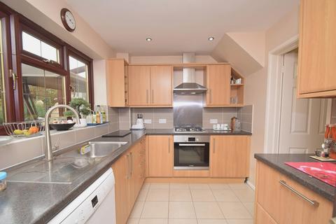2 Ashbarn Crescent, Winchester, SO22 4LW